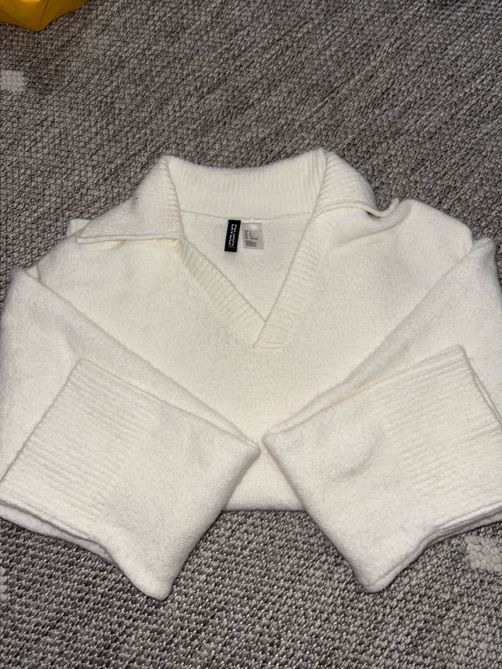 H&M Cream V-Neck Collar Sweater